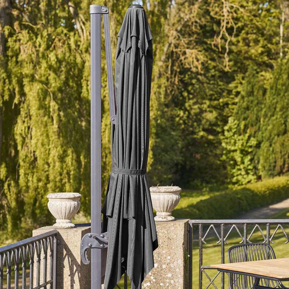 House Nordic Baza hængeparasol