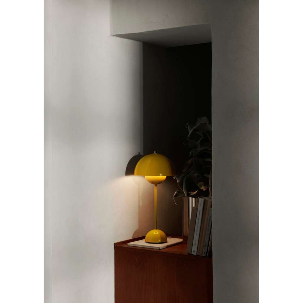 Flowerpot vp3 Bordlampe sennepsgul