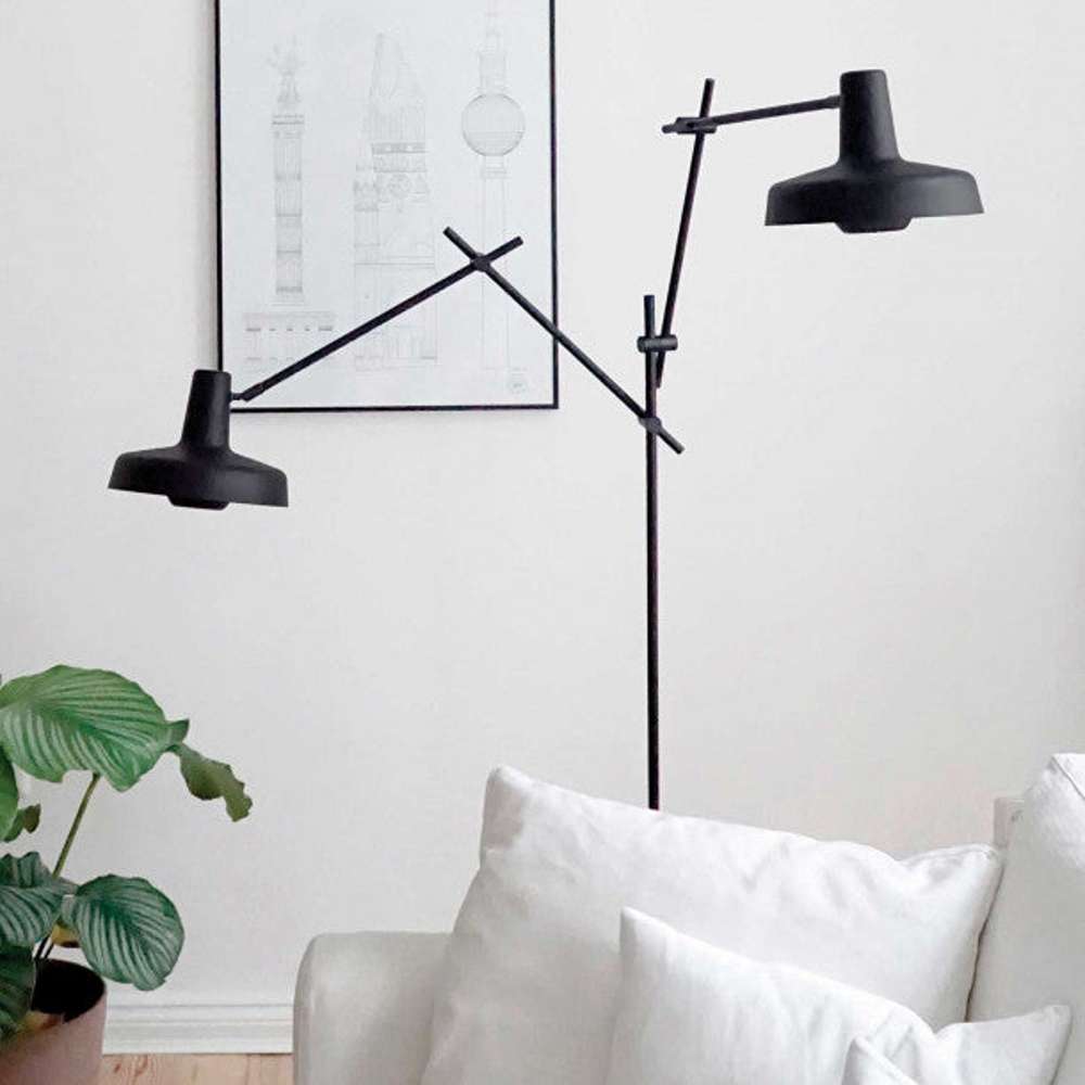 Arigato dobbelt gulvlampe sort Gulvlampe