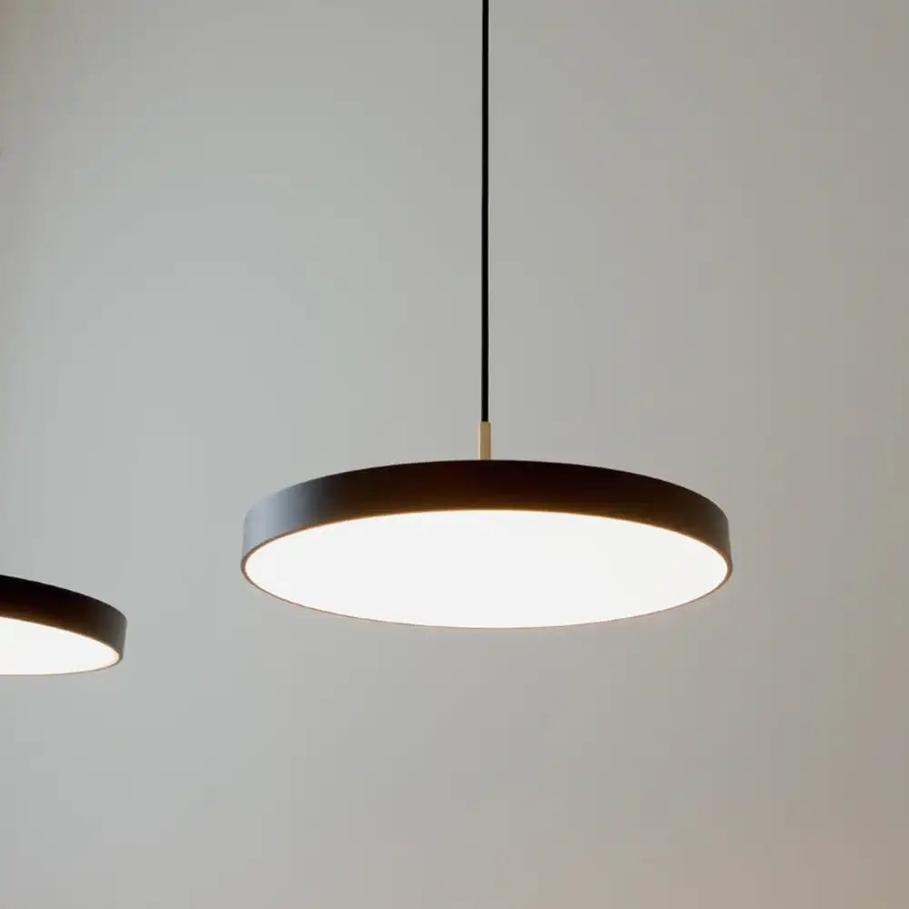 Asteria Plus Medium Black Pendel