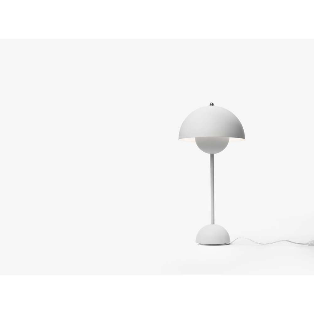 Flowerpot vp3 Bordlampe lys mat grå