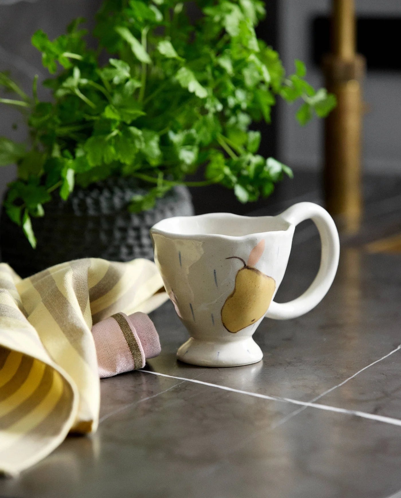 Atelier FORMA PERA kop m/hank