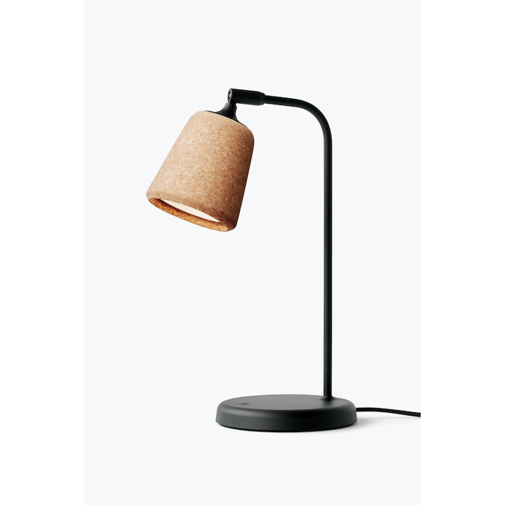 Material bordlampe natural cork w. black base Bordlampe