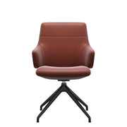 Stressless Chilli low D350 m/ armlæn - Cognac/sort - Paloma | Dark Henna, Mat sort