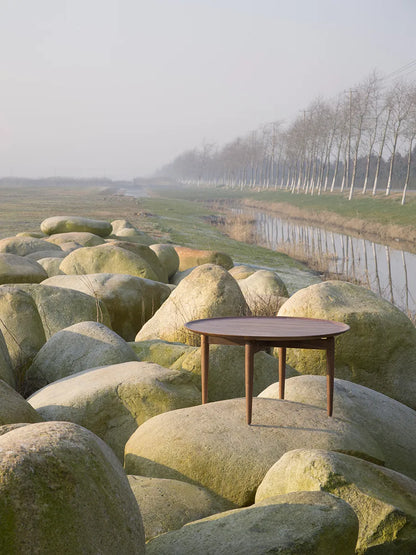 Slow Coffee Table Ø 80 cm, walnut fra Stellar Works