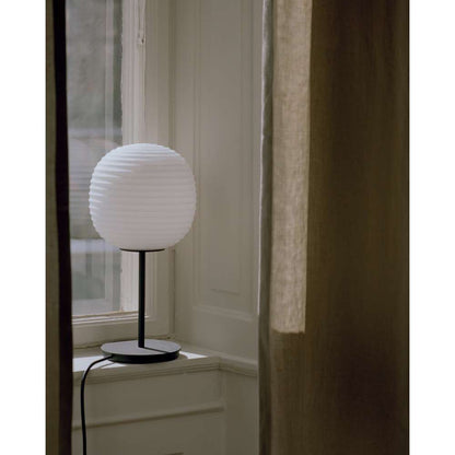 Lantern medium Bordlampe Opal