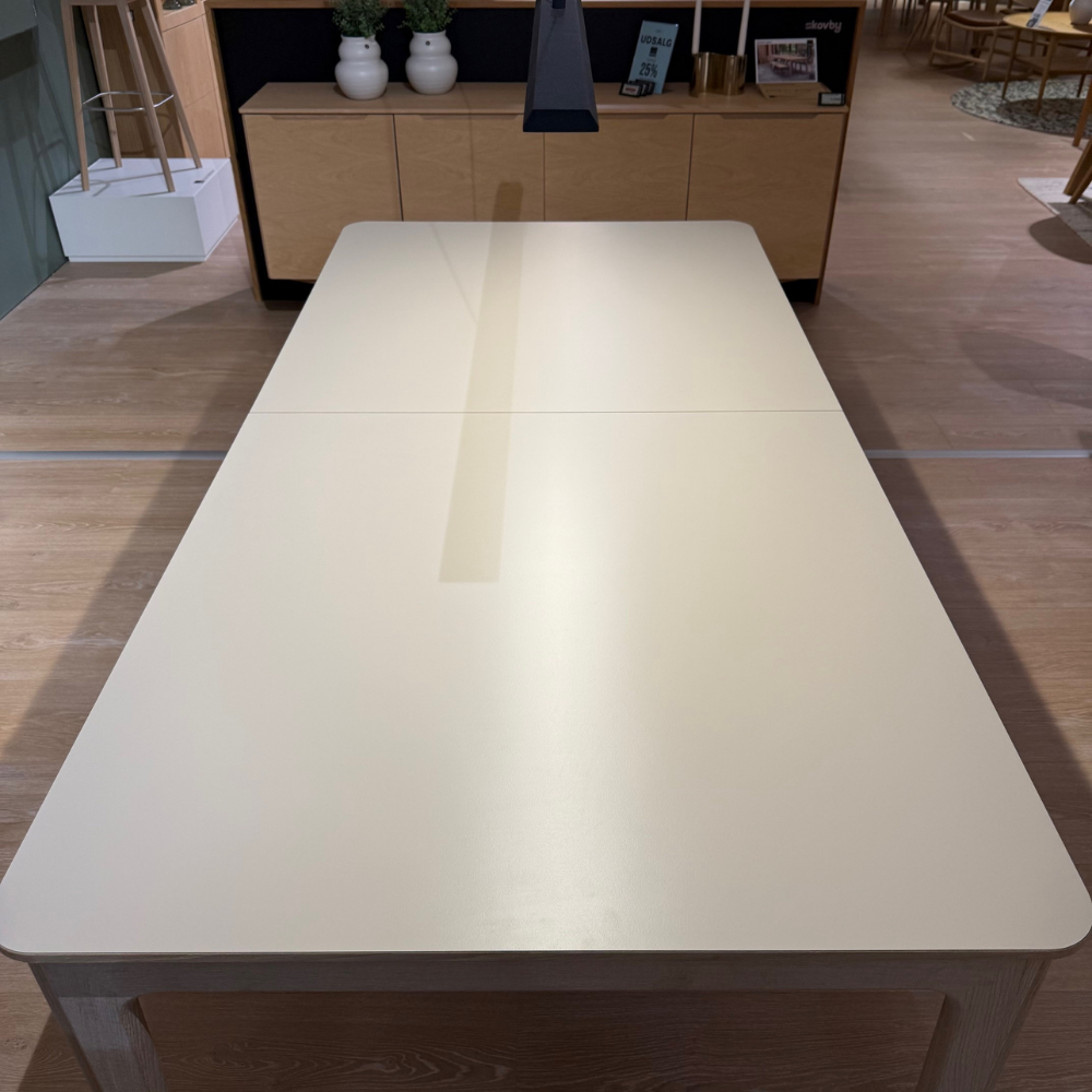 SM31 Spisebord