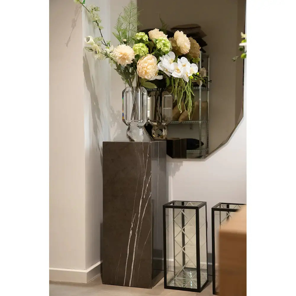 Specktrum Phantom Cube Lightning pedestal