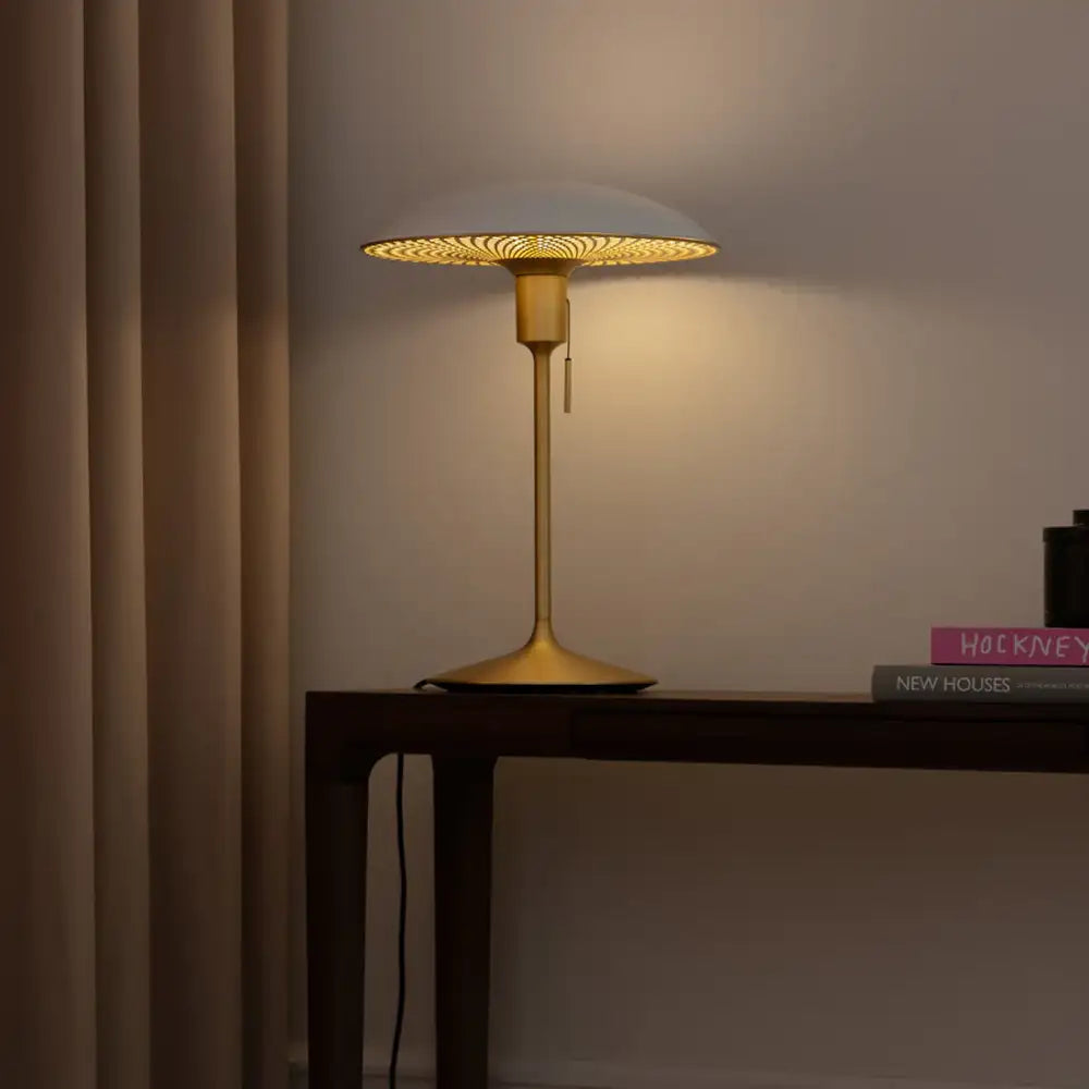 Umage Manta Ray lampeskærm - White & Brass Lampeskærm