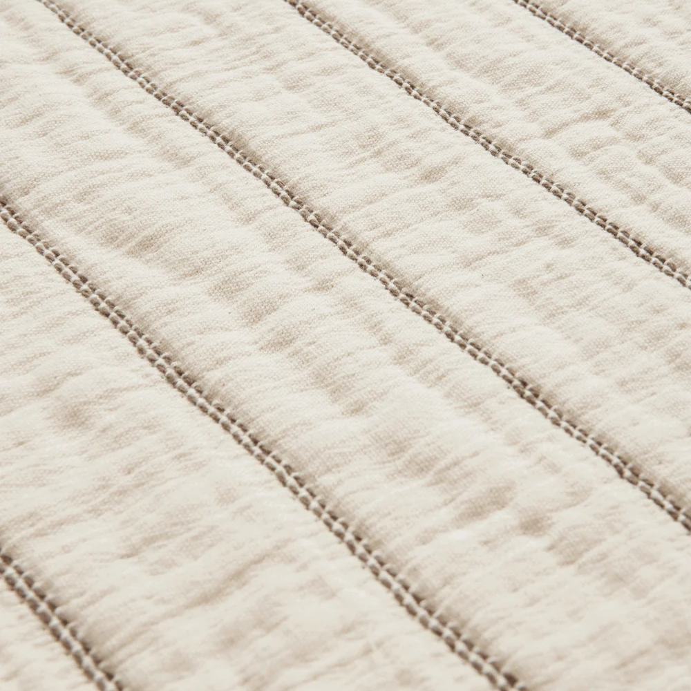 Ferm Living Aires sengetæppe